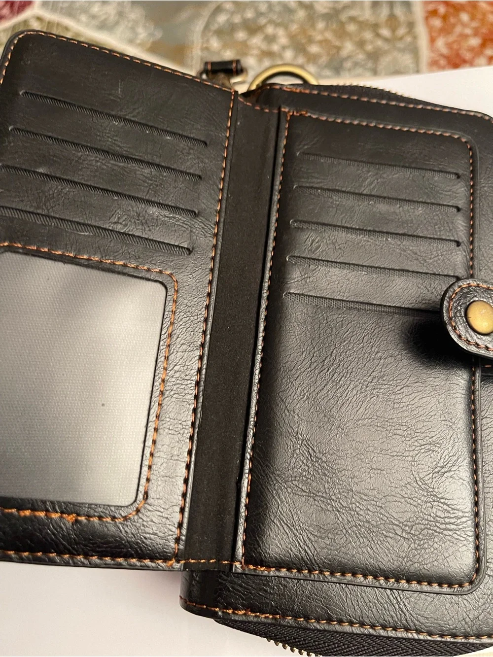 Pur Black Leather Zip-Top Men's Wallet with Brown Stitching